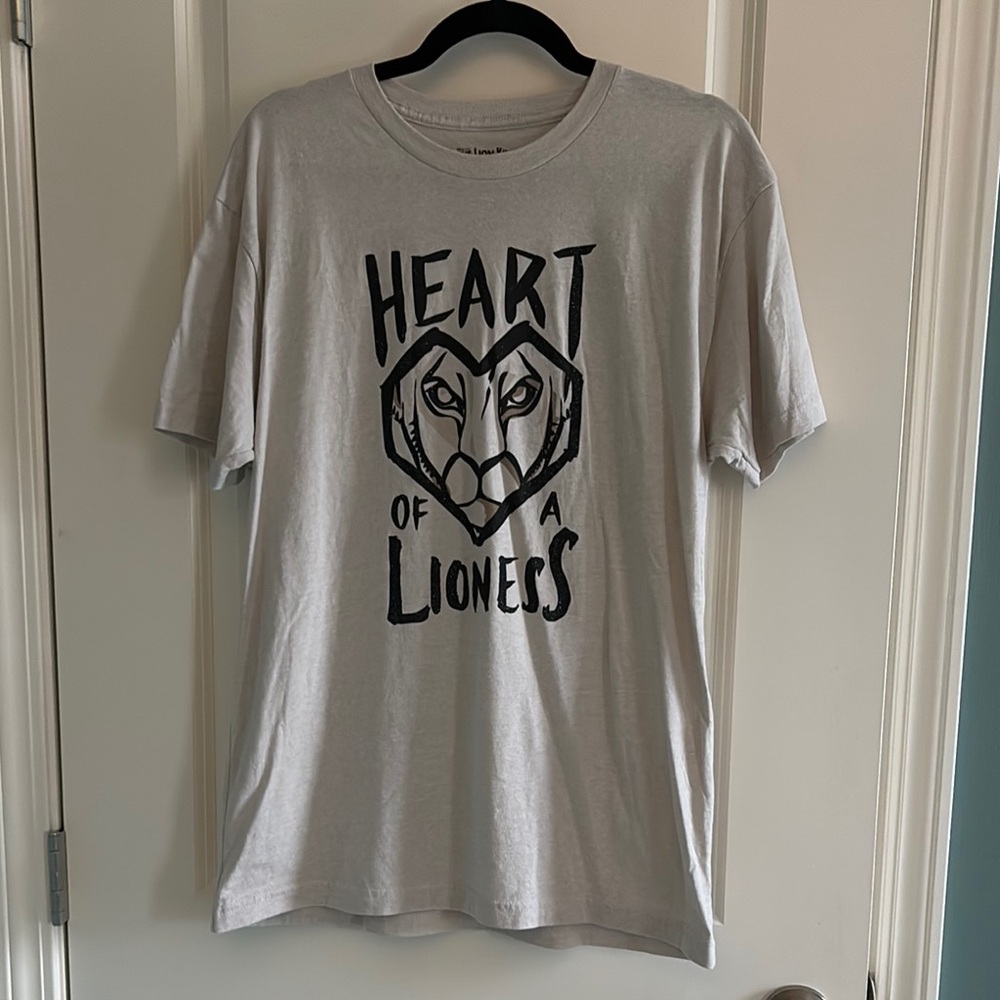 NWOT “Heart of a Lioness” Disney Lion King T-Shirt Size L